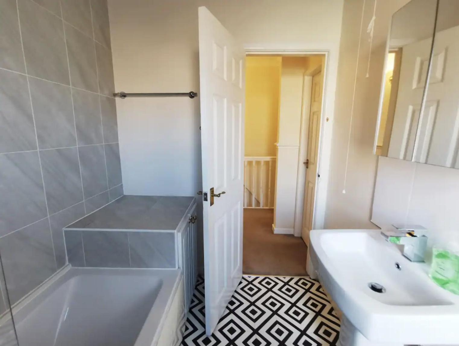 Summer Lane House-3 Bedrooms-Close To M1-Longer Stay-Free Parking Barnsley Exterior photo